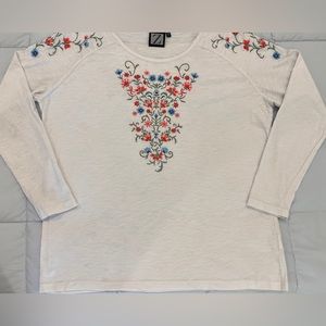 Gorgeous Embroidered Flowers!! From Z (NWOT, Size CL) LS White Tee